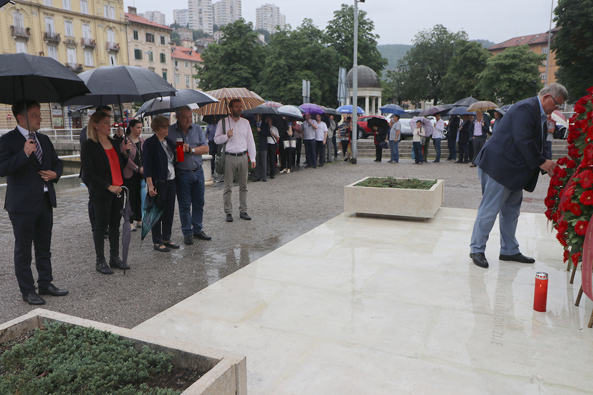 Dan Antifa Isti Ke Borbe Polo Eni Vijenci Povodom Obljetnice