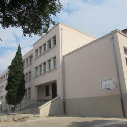 Osnovna škola Pećine