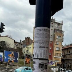 Raznorazni oglasi na javnim površinama u centru Rijeke - pitanje Ive Rinčić